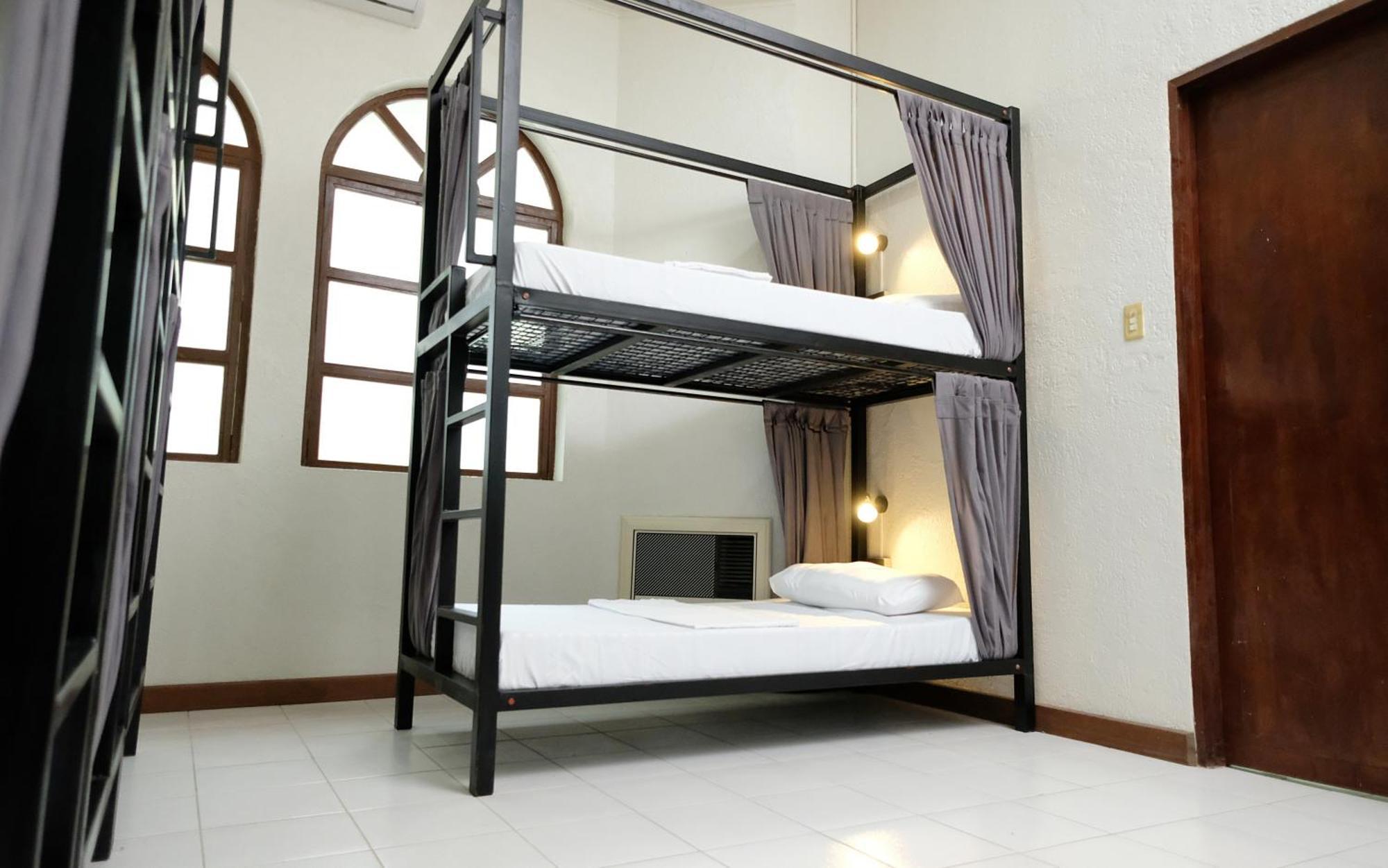 Mad Monkey Dumaguete Hostel Dumaguete City Ngoại thất bức ảnh