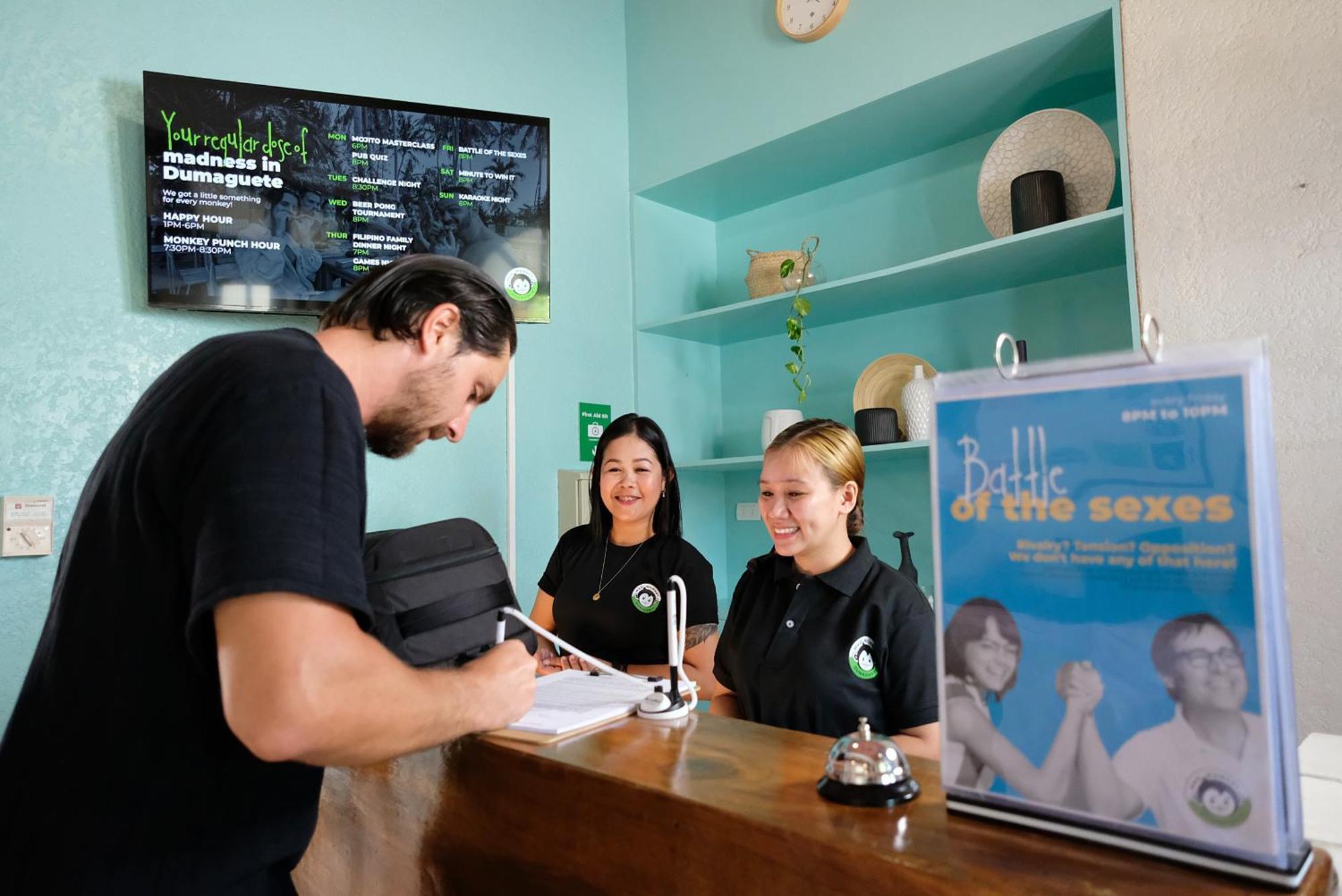 Mad Monkey Dumaguete Hostel Dumaguete City Ngoại thất bức ảnh