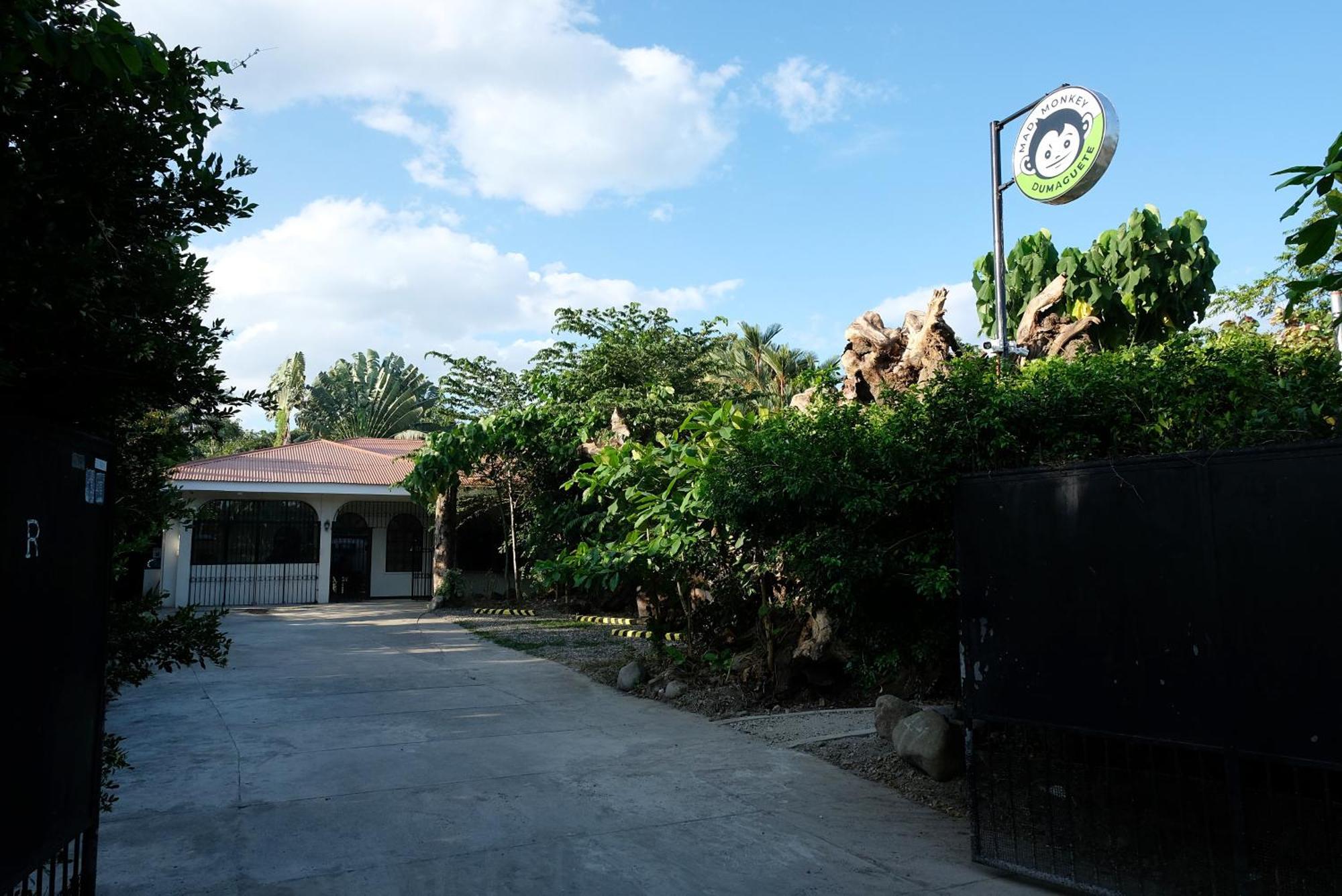Mad Monkey Dumaguete Hostel Dumaguete City Ngoại thất bức ảnh
